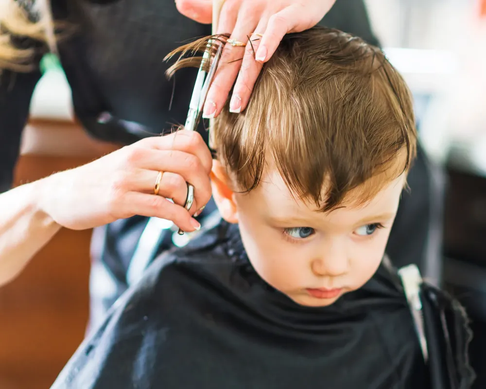 Coiffeur enfant près de La Haye-Pesnel